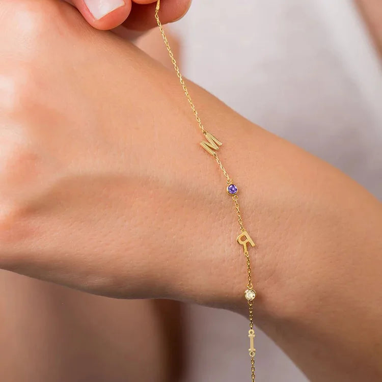 Personalisiertes Geburtsstein-Armband mit Geburtsstein und Anfangsbuchstaben