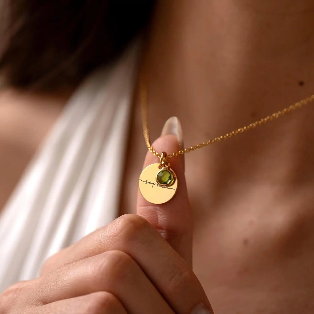 Naamkettingen met gegraveerde geboortesteen 