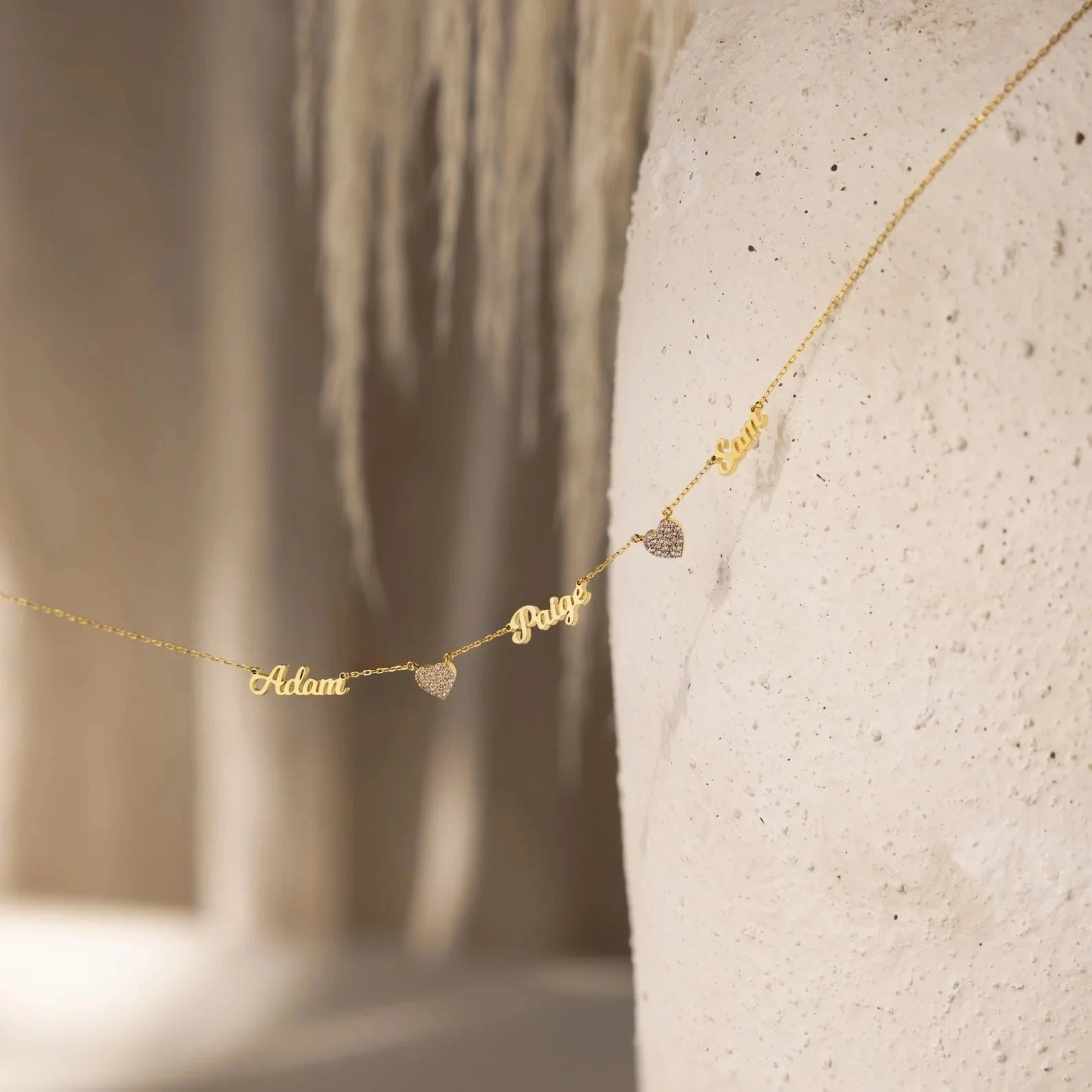 Personalisierte Namenskette in Herzform