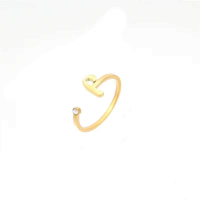 Ring met gepersonaliseerde initialen en geboortesteen